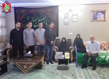 دیدار آسمانی ها منزل شهید سید مرتضی حسینی به همراه جمعی از خادمیاران گلستان شهدای اصفهان( ۱۴۰۲/۶/۱ )