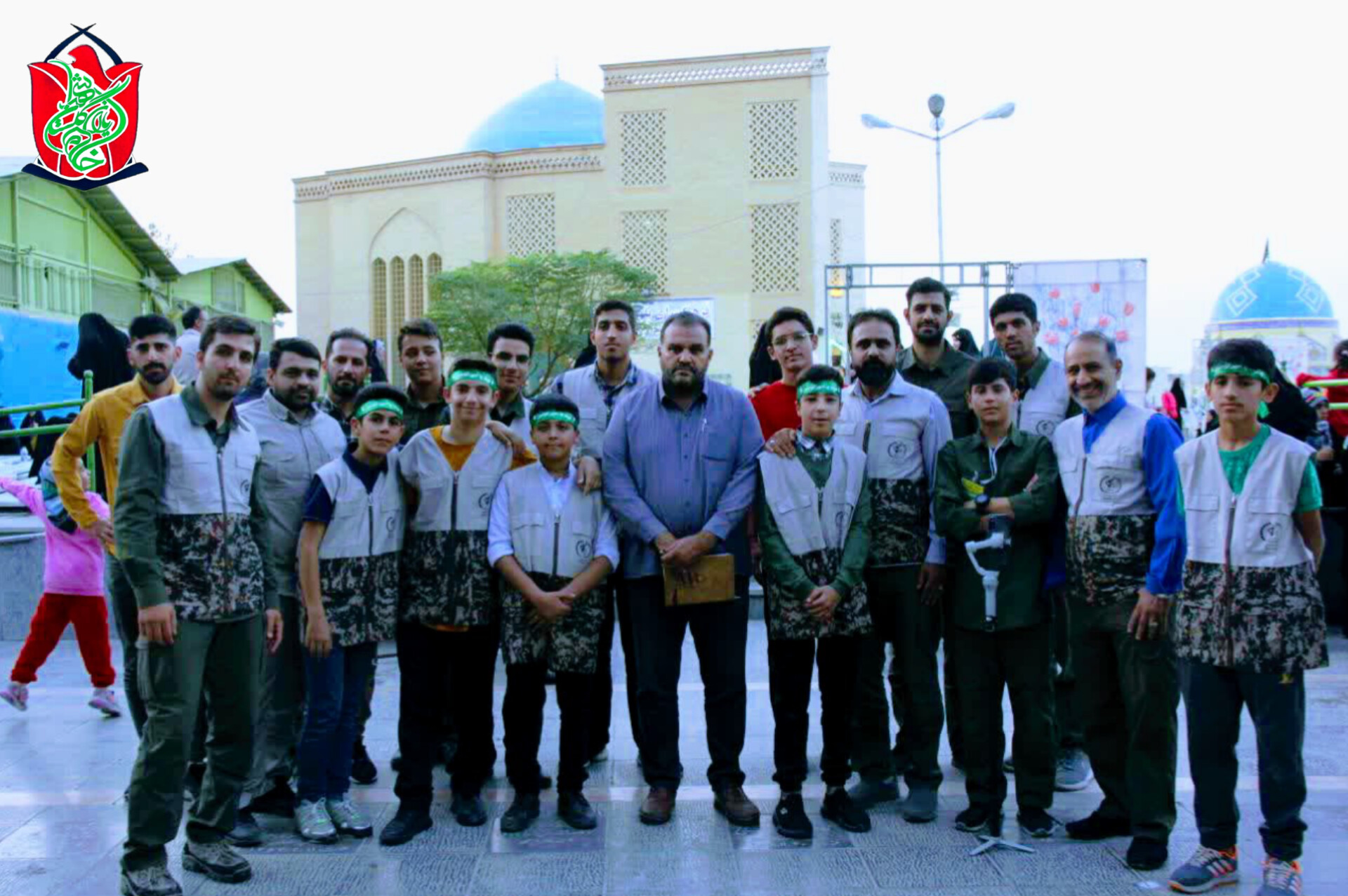 سرهنگ پاسدار عجمی مسئول سازمان بسیج سازندگی استان اصفهان و پاسدار کاویانی مسئول مطالعات حرکت های جهادی استان اصفهان به جمع گروه جهادی خادمیاران گلستان شهدا پیوستند(۱۴۰۲/۷/۷)