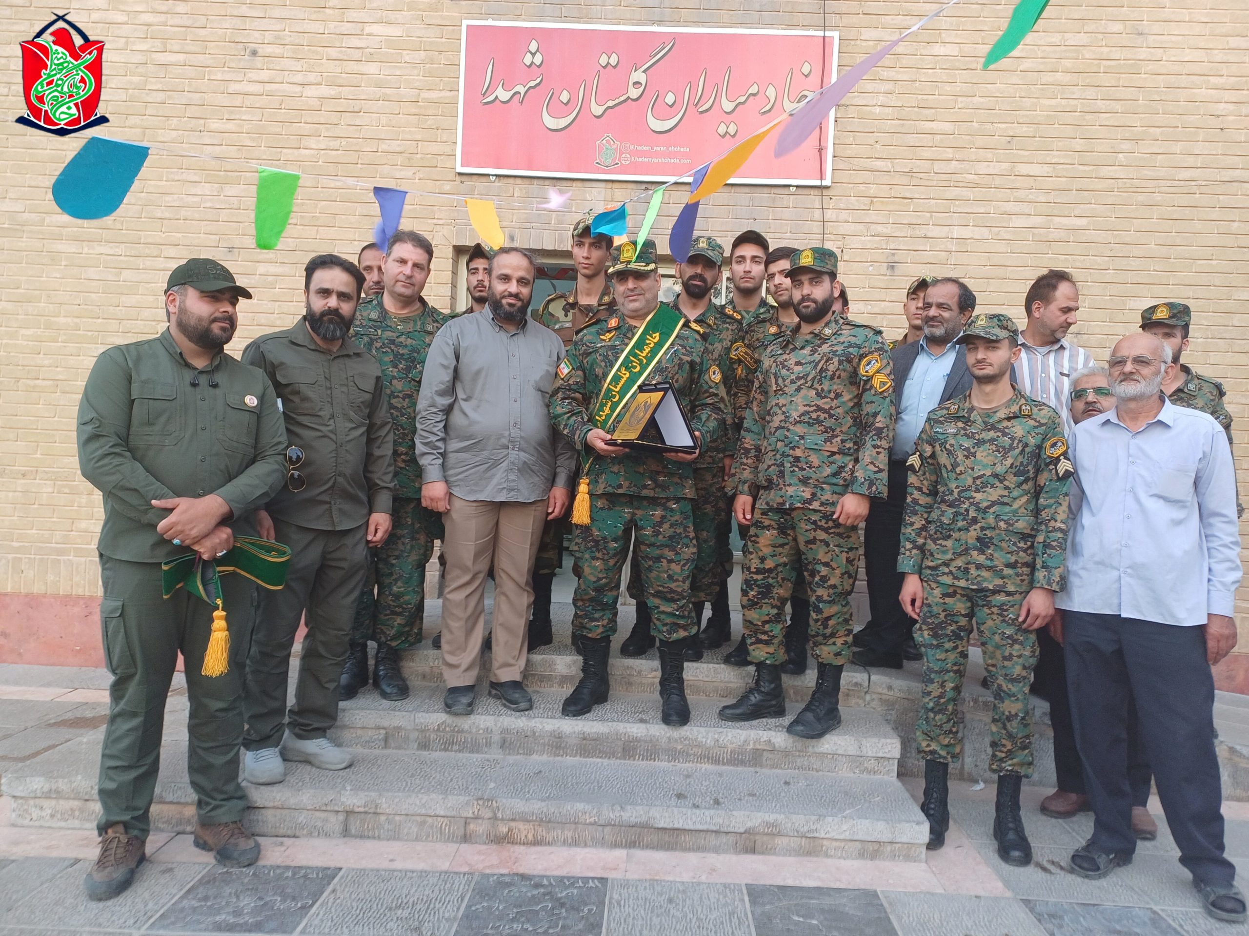 سردار رضا نصیری فرمانده یگان ویژه پاسداران اصفهان به جمع خادمیاران گلستان شهدا پیوست.(خردادماه 1403)