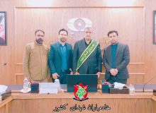 مهندس اسلامی، رییس سازمان انرژی اتمی ایران و معاون رییس جمهور به جمع خادمیاران شهدا پیوست.
