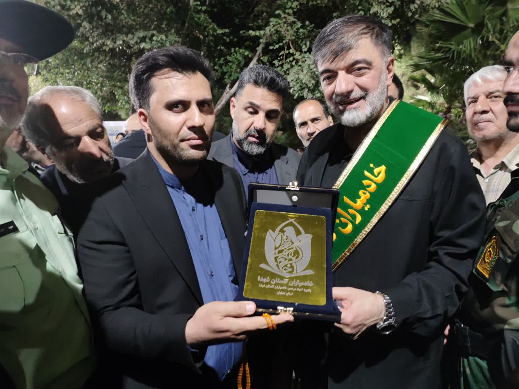 سردار رادان فرمانده انتظامی کشور به جمع خادمیاران شهدای کشور پیوست.