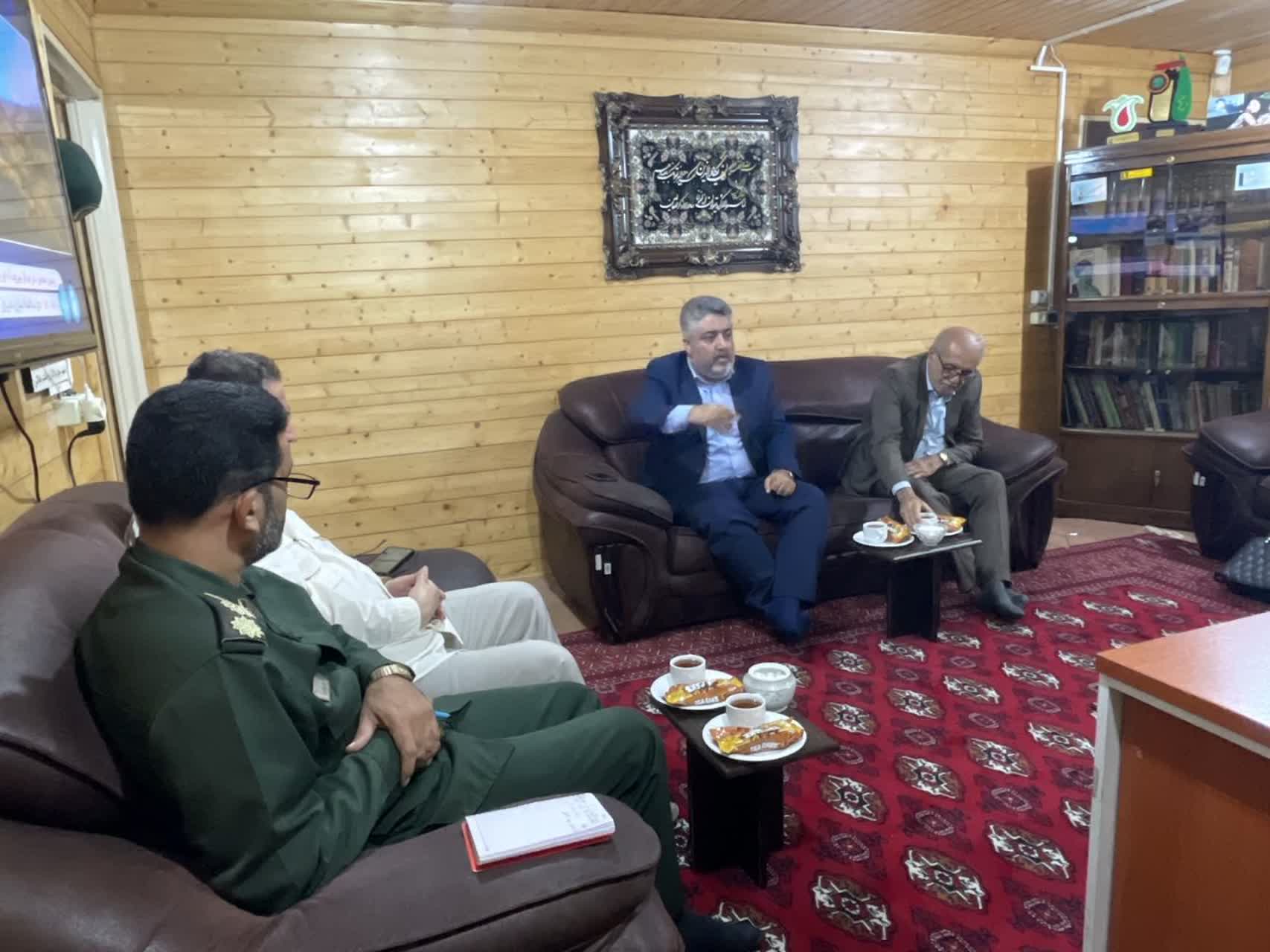 نشست صمیمانه دکتر رستمی مدیر خادمیاران شهدا استان گلستان با جناب سرهنگ کاظمی رئیس بنیاد حفظ آثار و نشر دفاع مقدس استان گلستان
