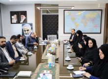 حضور مدیر خادمیاران شهدای استان فارس در جلسه تقدیر مدیرکل بنیاد فارس از رئیس کمیته نامگذاری معابر و اماکن عمومی شورای اسلامی شهر شیراز