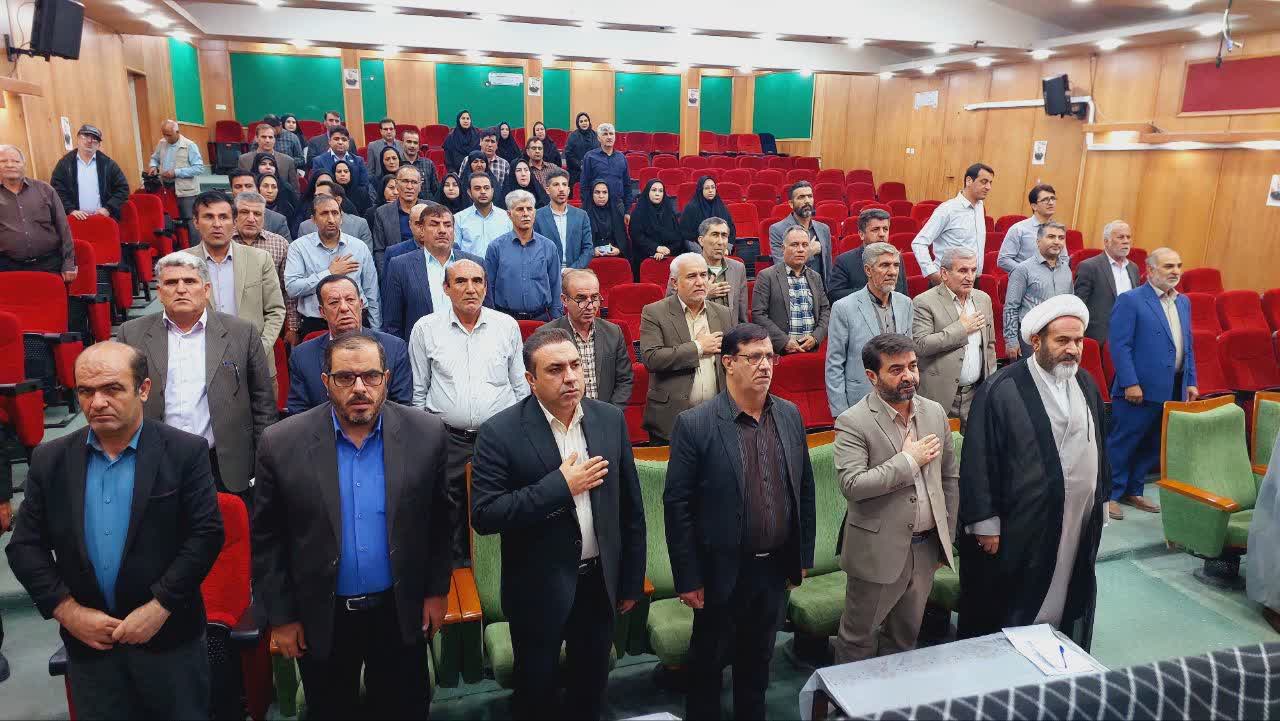 مراسم گرامیداشت شهدای مقاومت توسط بنیاد شهید وخادمیاران گلستان شهدای استان کهکیلویه و بویر‌احمد در سالن اداره کل بنیاد شهید برگزار گردید.
