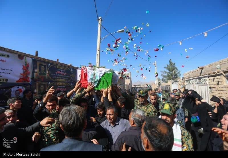 مراسم تشییع سرباز مدافع وطن پویا صالحی