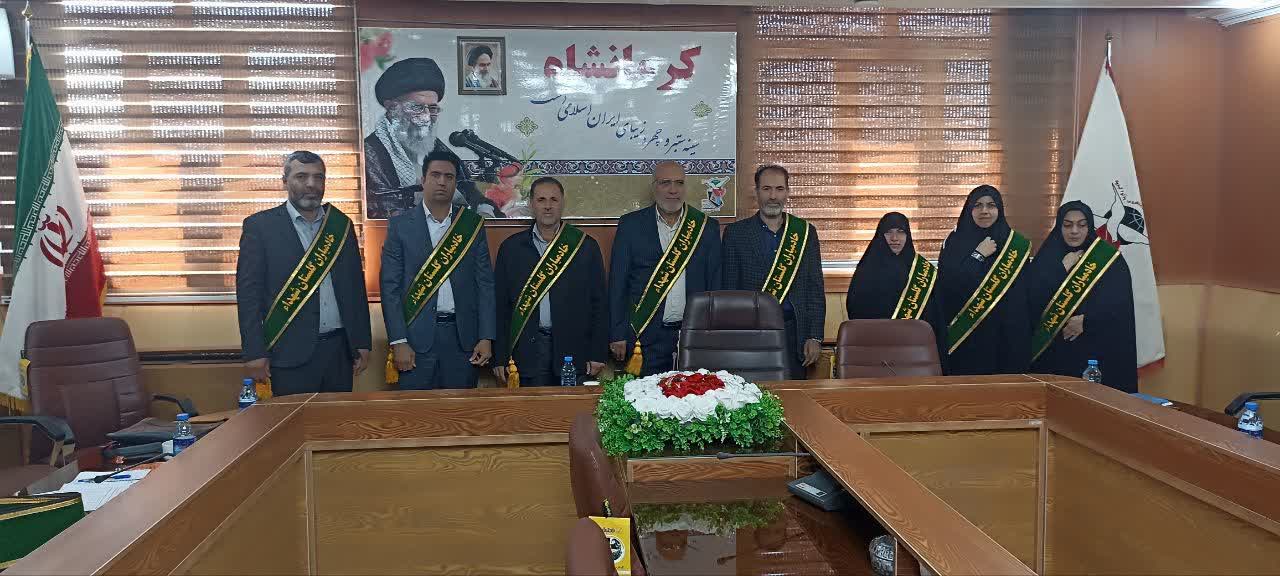 مدیر کل بنیاد شهید و معاونین تعاون و فرهنگی استان کرمانشاه به جمع خادمیاران شهدای استان پیوستند