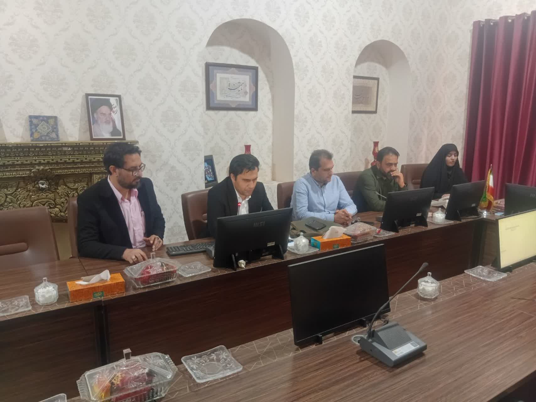 جلسه خادمیاران شهدای کشور در بنیاد ملی نخبگان اصفهان