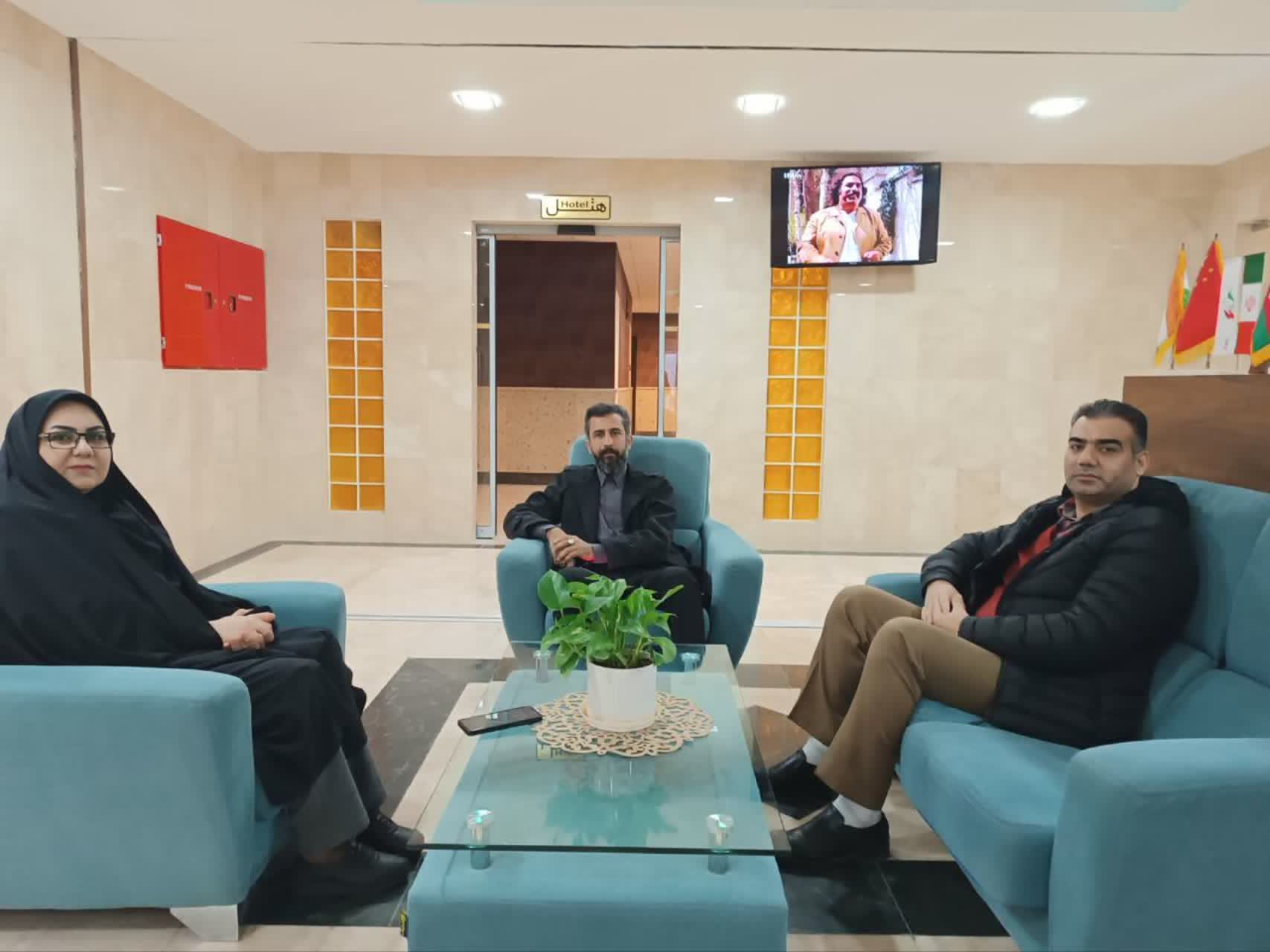 دیدار مدیر و قائم مقام خادمیاران شهدا با مشاور ایثارگران بانک دی کشور