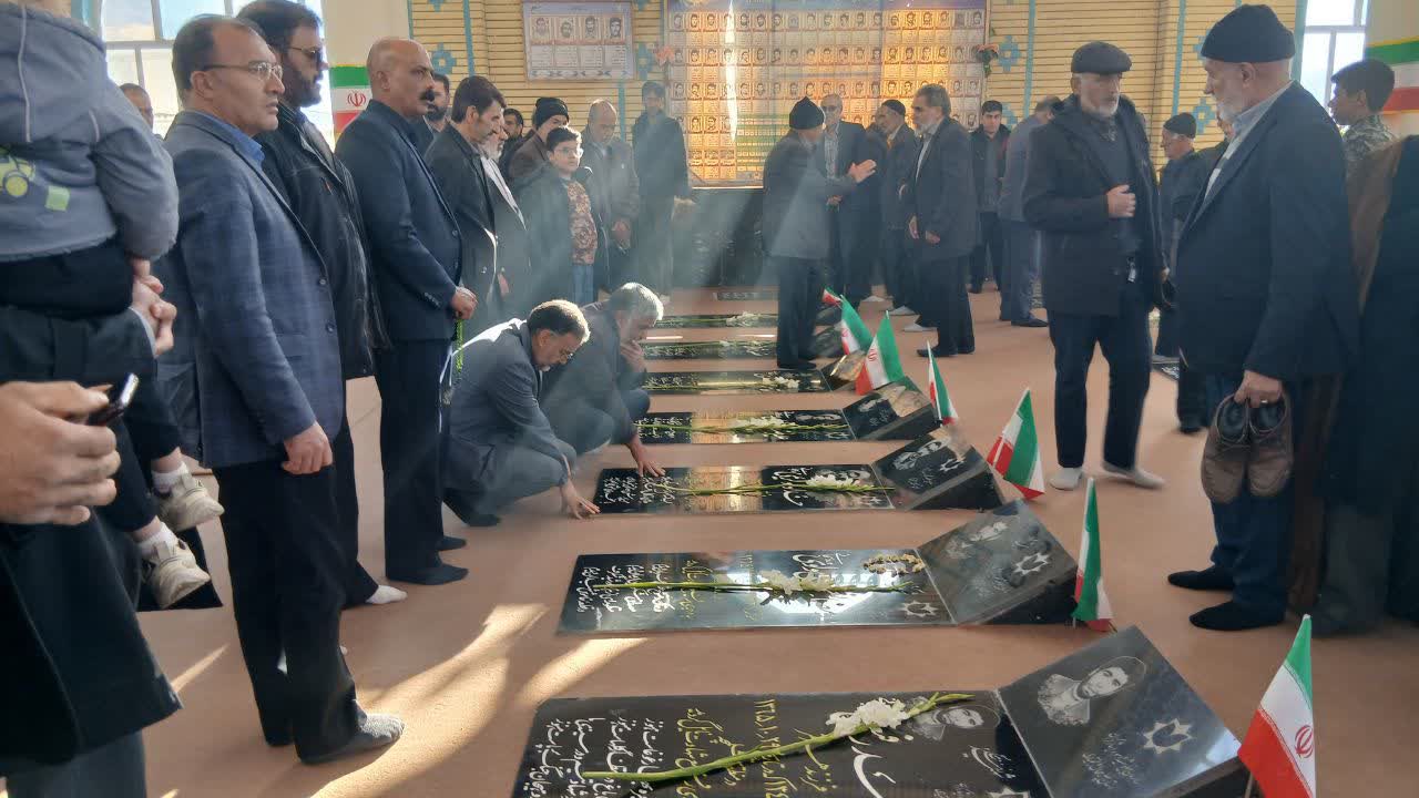 غبارروبی گلزار شهدای وردنجان