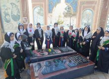 غبارروبی قبور مطهر شهدا توسط دانش‌آموزان خادمیاران شهدا استان چهارمحال‌ و بختیاری