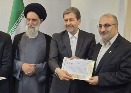 تصاویر مراسم تجلیل از خادمیاران،مسئولین و دست اندرکاران اولین رویداد ملی شهدا در نگاه نسل نو