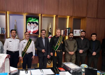 سردار حسنوند فرمانده انتظامی استان اصفهان و سرهنگ مولوی رییس پلیس راهنمایی رانندگی استان اصفهان به جمع خادمیاران افتخاری شهدا پیوستند